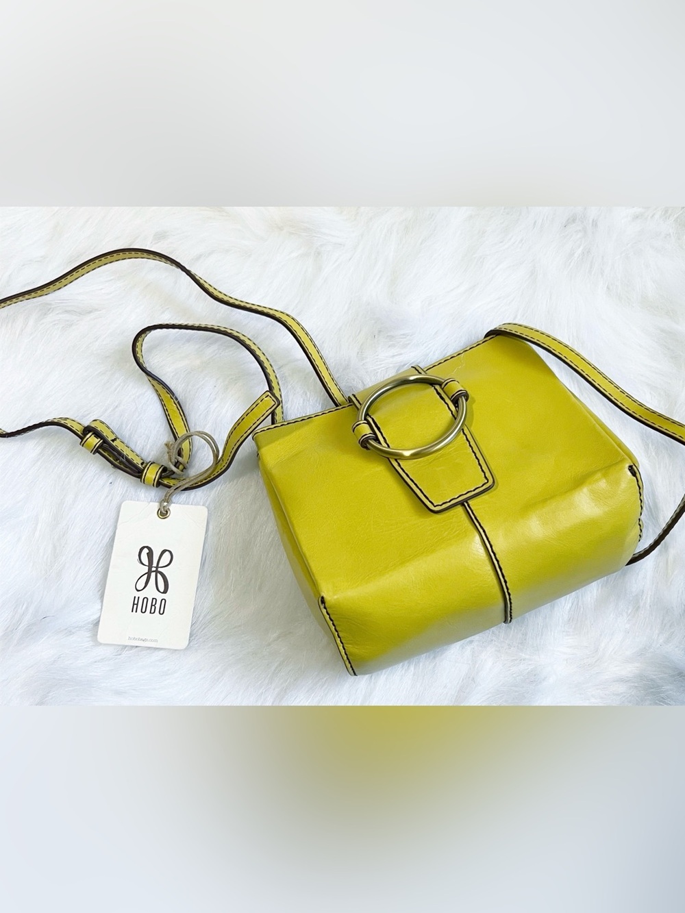 HOBO NWT Elan Leather Crossbody in Lemongrass Yellow Rare - Picture 4 of 8